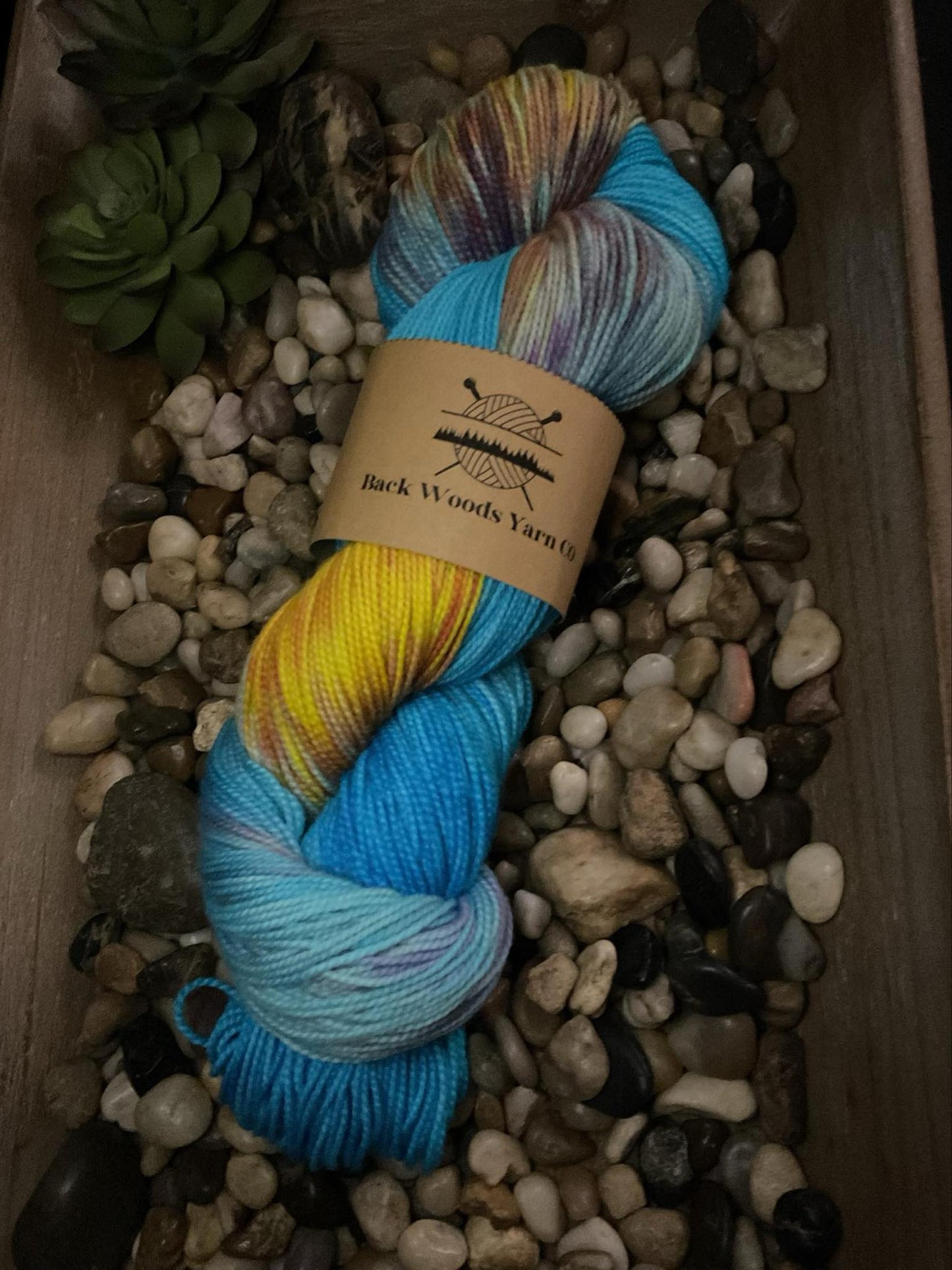 Fingering 85% Superwash Extra fine Merino, 15% nylon 394 yds