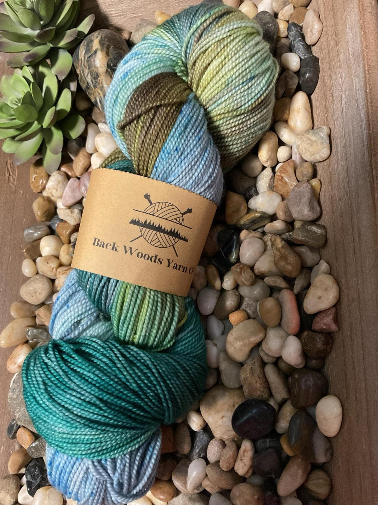 Fingering 85% Superwash Extra fine Merino, 15% nylon, 393 yards