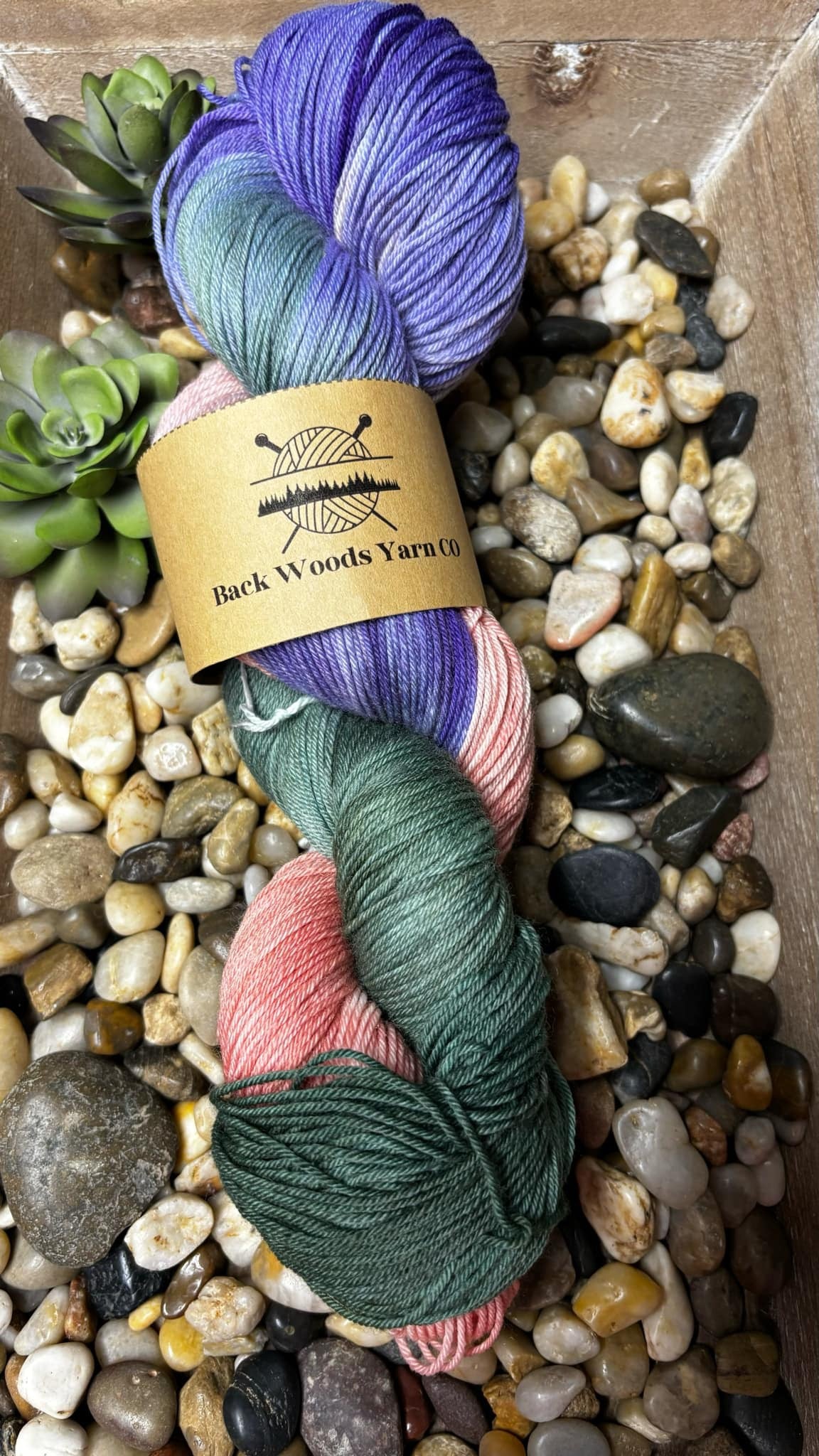 Fingering 75% superwash, 25% nylon 462 Yds