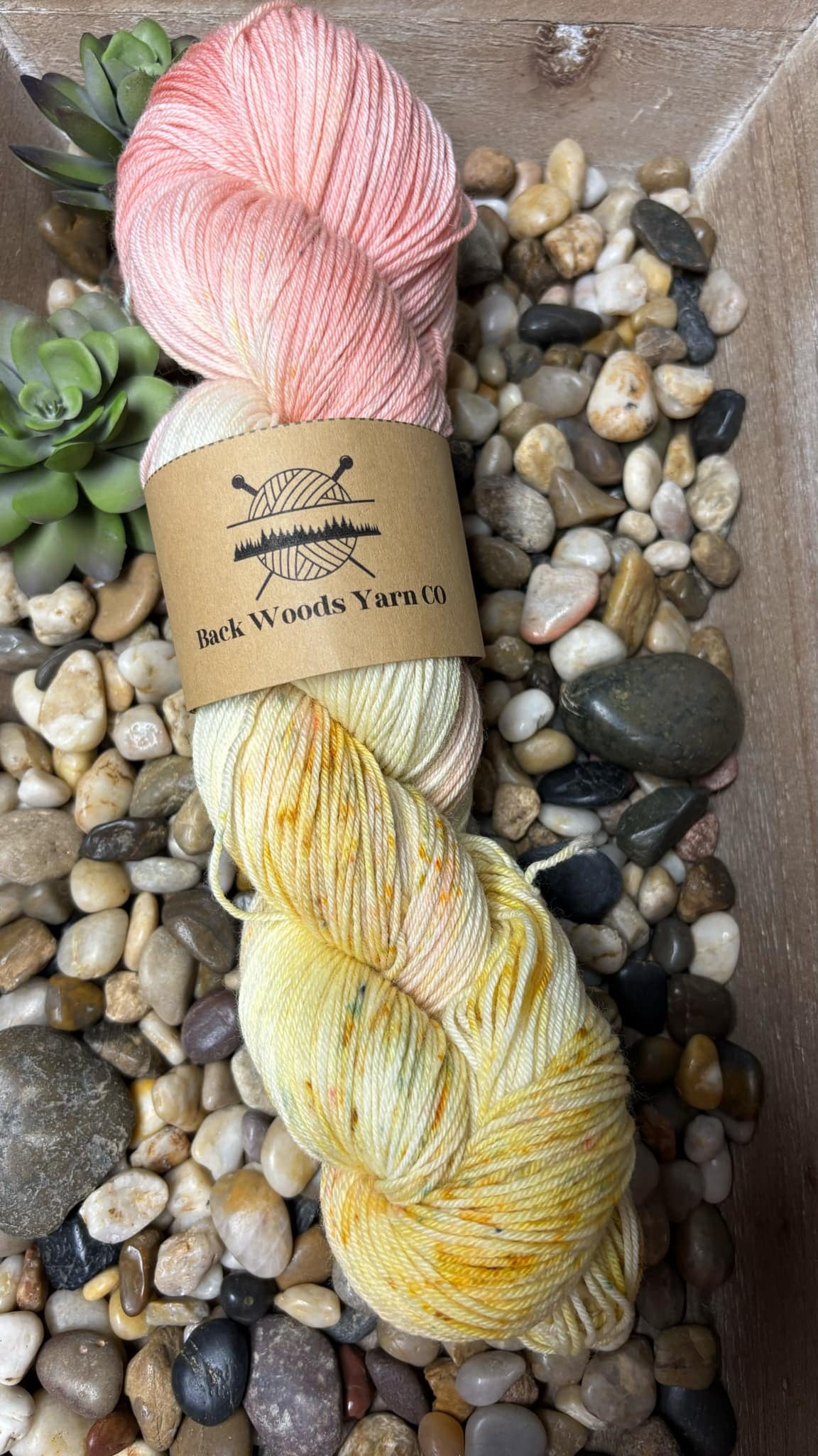 Fingering 75% superwash, 25% nylon 462 Yds